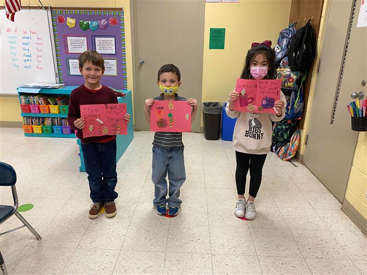 To say “thank you” for their recent visit to W.A. Bess Elementary, Jessica Haynes’ first grade class created holiday cards and handed out treats to members of the Union Road Volunteer Fire Department.